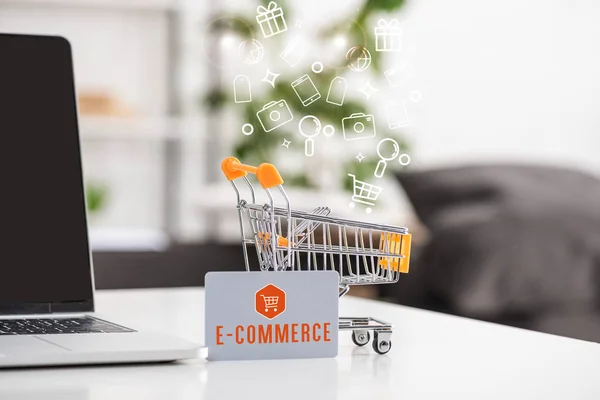 Livraison Boutiques en E-commerce : Stratégies pour l’Économie et l’Efficacité